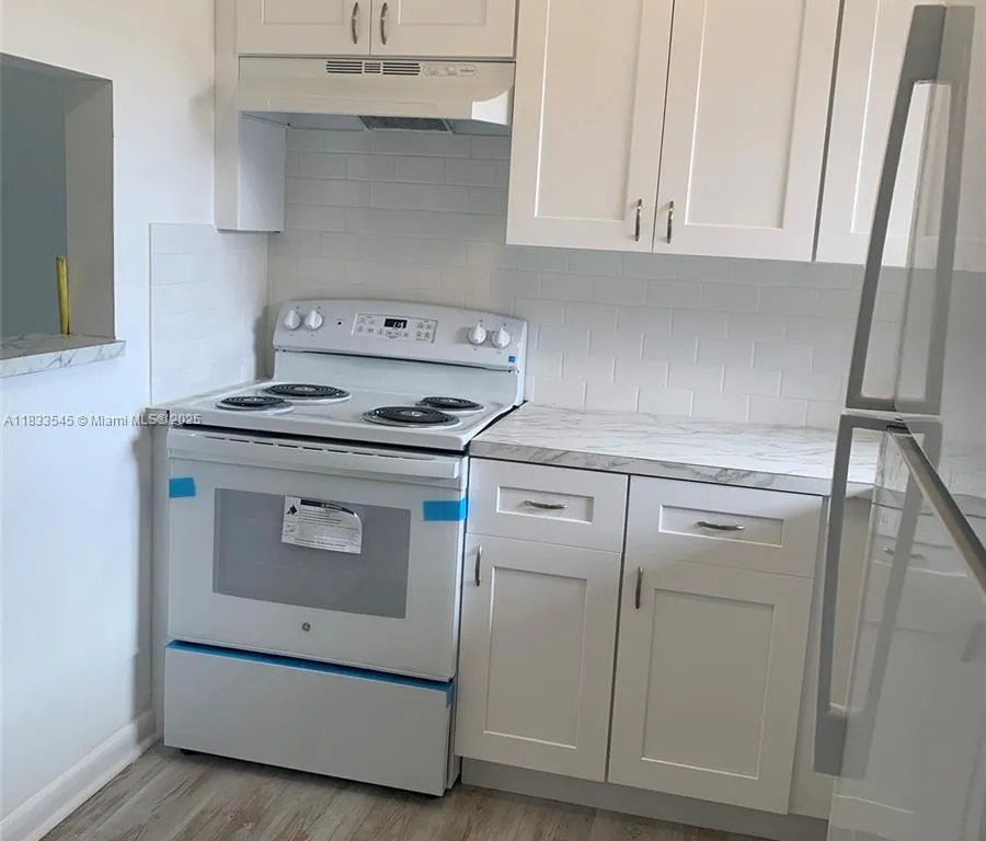 8861 Sunrise Lakes Blvd # 307, Sunrise FL 33322