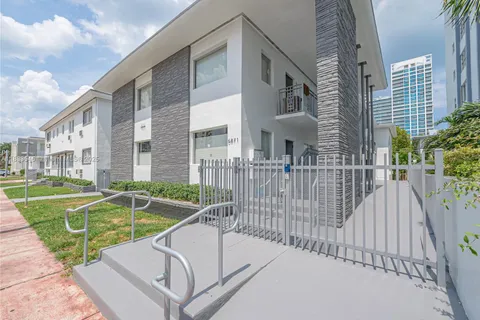 6871 Abbott Ave # 6, Miami Beach FL 33141