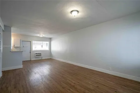 6871 Abbott Ave # 6, Miami Beach FL 33141