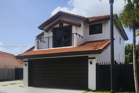 8576 SW 210th Ter, Cutler Bay FL 33189