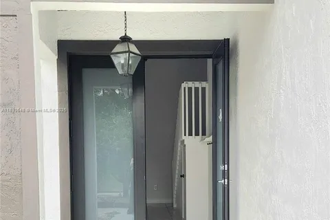 8576 SW 210th Ter, Cutler Bay FL 33189