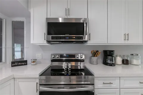 4326 Jackson St, Hollywood FL 33021