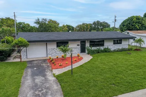 4879 NW 2nd Ct, Plantation FL 33317