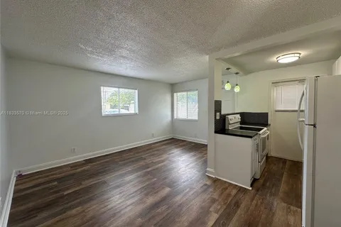 2325 Arthur St # 7, Hollywood FL 33020