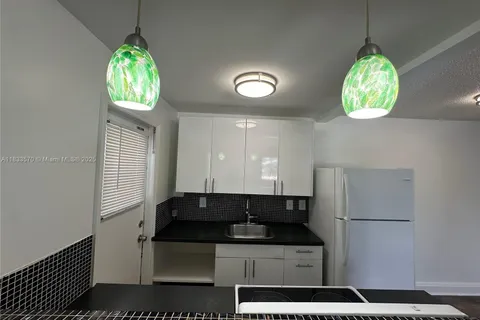 2325 Arthur St # 7, Hollywood FL 33020