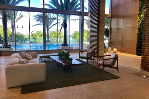 16385 Biscayne Blvd # 2702, North Miami Beach FL 33160