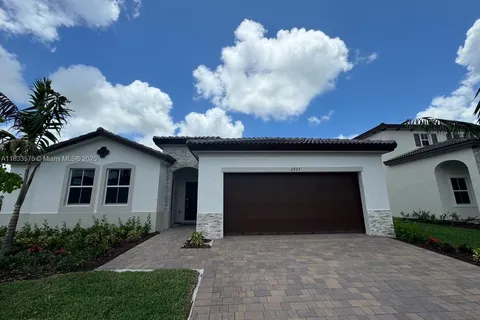 2923 SE 23 Ave # 2923, Homestead FL 33035
