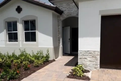2923 SE 23 Ave # 2923, Homestead FL 33035