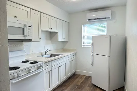 1821 Thomas St # 2, Hollywood FL 33020