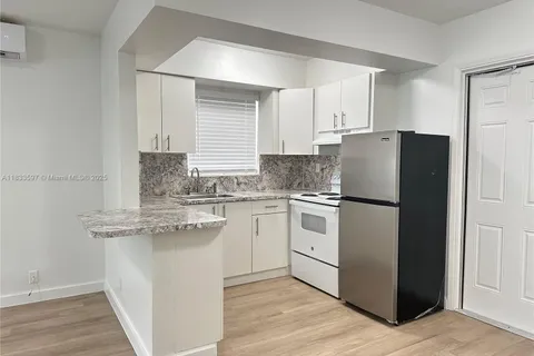 1045 NE 15th Street # 3, Fort Lauderdale FL 33304