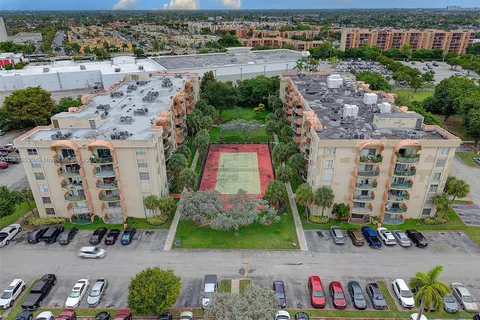 9310 Fontainebleau Blvd # 203, Miami FL 33172