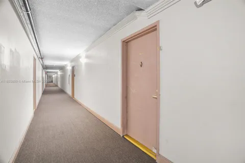 9310 Fontainebleau Blvd # 203, Miami FL 33172