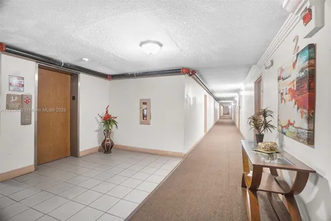 9310 Fontainebleau Blvd # 203, Miami FL 33172
