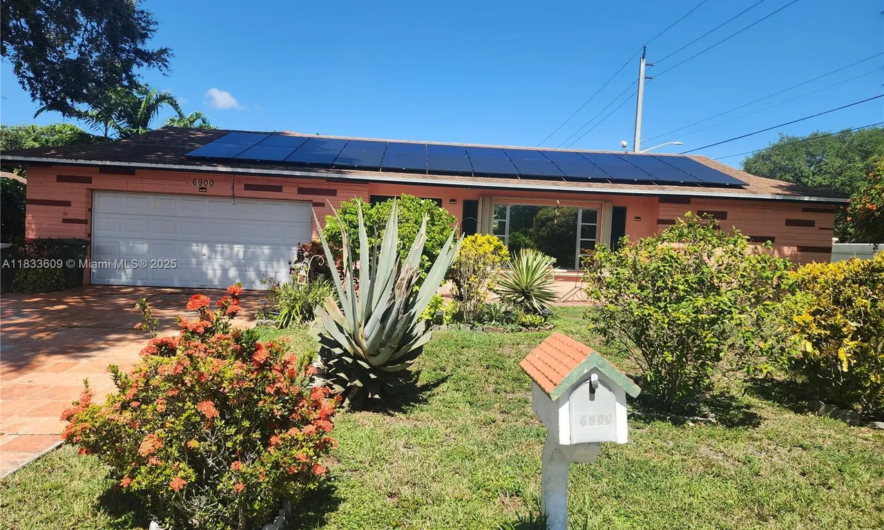 6900 NW 94th Ave, Tamarac FL 33321