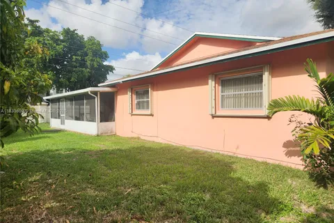 6900 NW 94th Ave, Tamarac FL 33321
