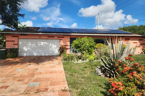 6900 NW 94th Ave, Tamarac FL 33321