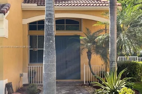 4008 Staghorn Ln, Weston FL 33331