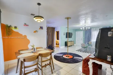 6443 Perry St, Hollywood FL 33024
