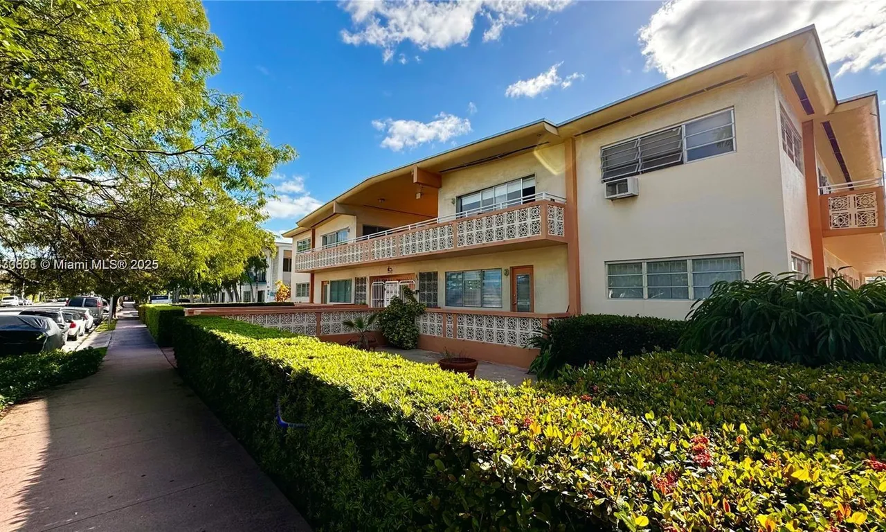 1050 Pennsylvania # 24, Miami Beach FL 33139