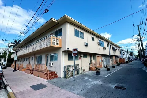 1050 Pennsylvania # 24, Miami Beach FL 33139
