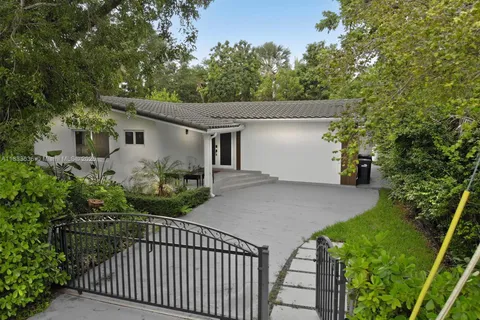 7650 SW 64th Ct, South Miami FL 33143