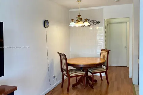 820 SW 11th Ave # 15B, Hallandale Beach FL 33009