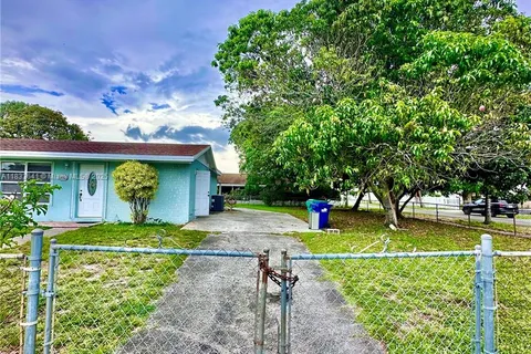 17210 NW 50th Ct # 1, Miami Gardens FL 33055