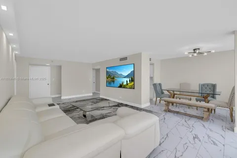 251 174th St # 1415, Sunny Isles Beach FL 33160