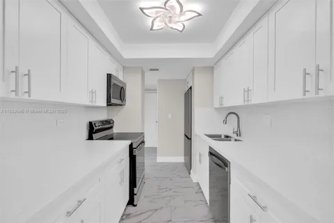 251 174th St # 1415, Sunny Isles Beach FL 33160