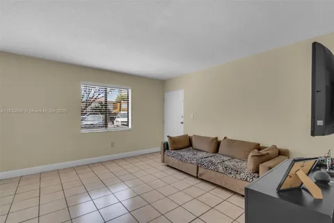 7275 W 24th Ave # 138, Hialeah FL 33016
