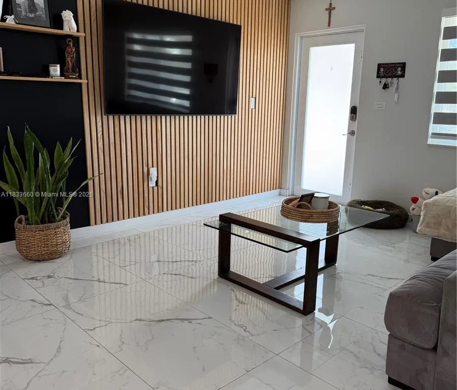 13685 SW 76th St # 13685, Miami FL 33183