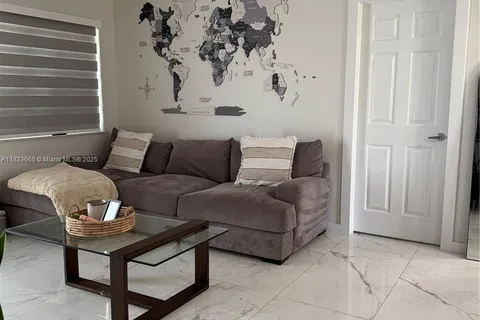 13685 SW 76th St # 13685, Miami FL 33183