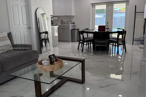 13685 SW 76th St # 13685, Miami FL 33183