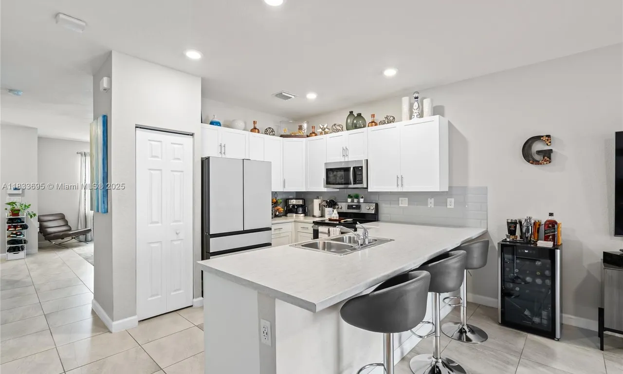 10468 W 33rd Ln, Hialeah FL 33018