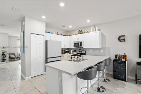 10468 W 33rd Ln, Hialeah FL 33018
