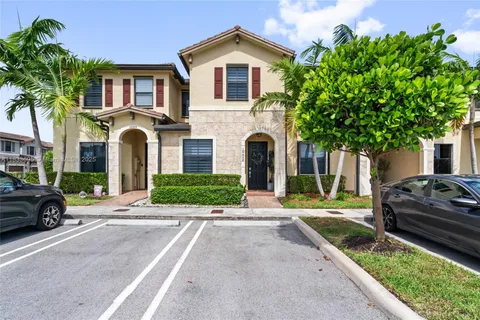 10468 W 33rd Ln, Hialeah FL 33018