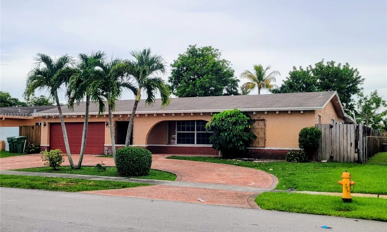 8930 NW 11th St, Pembroke Pines FL 33024