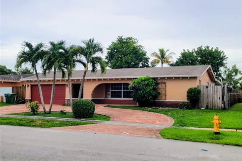 8930 NW 11th St, Pembroke Pines FL 33024