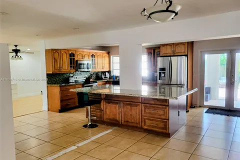 8930 NW 11th St, Pembroke Pines FL 33024