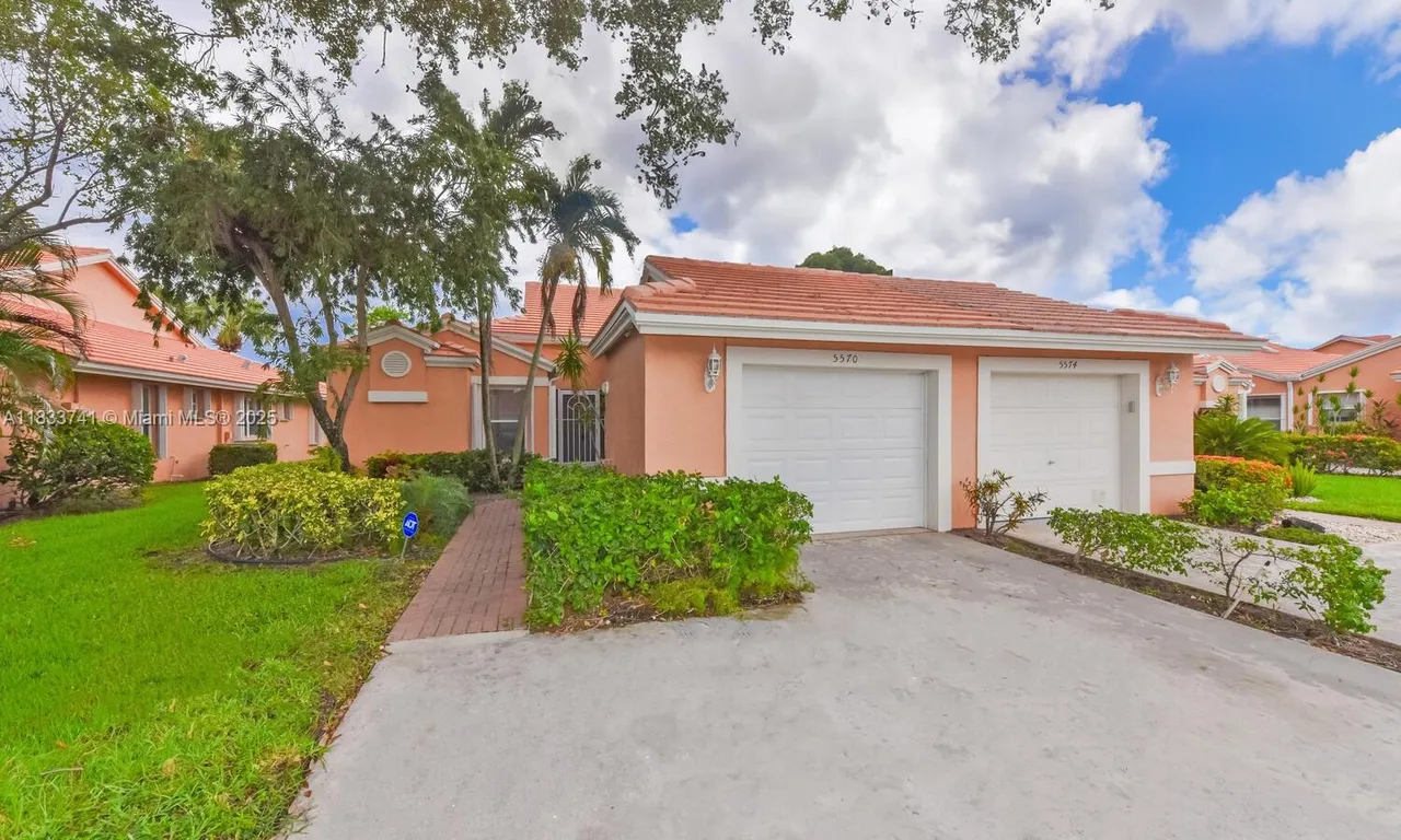 5570 Royal Lake Cir, Boynton Beach FL 33437