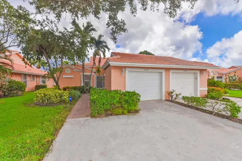 5570 Royal Lake Cir, Boynton Beach FL 33437
