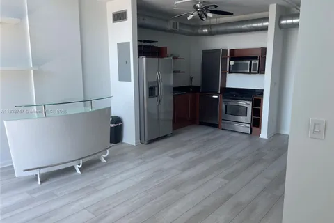 690 SW 1 CT # 19, Miami FL 33130