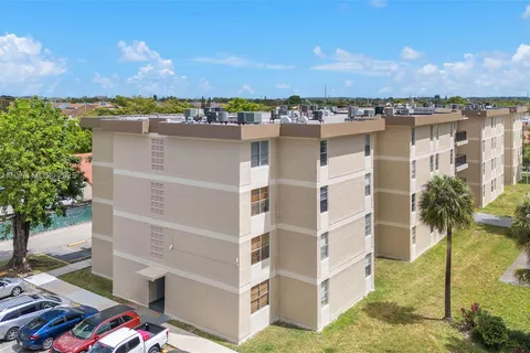 1825 W 56th St # 111, Hialeah FL 33012