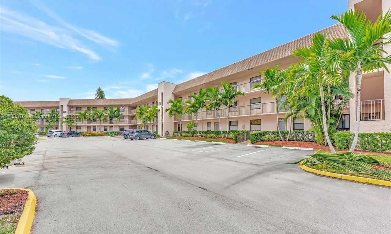 10304 Sunrise Lakes Blvd # 209, Sunrise FL 33322