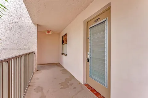 10304 Sunrise Lakes Blvd # 209, Sunrise FL 33322