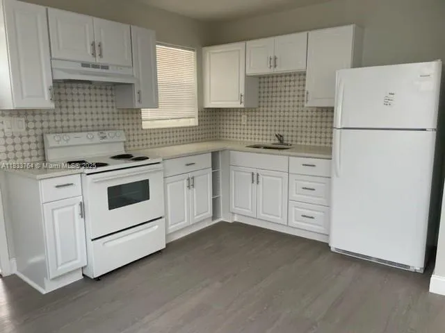 2300 NW 20 St, Fort Lauderdale FL 33311
