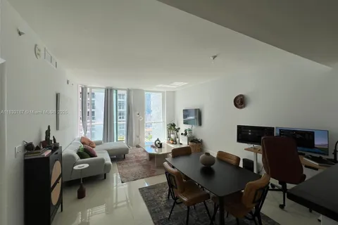 253 NE 2nd St # 1904, Miami FL 33132