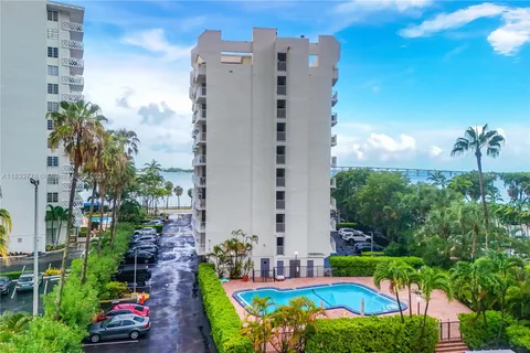 1440 Brickell Bay Dr # 307, Miami FL 33131