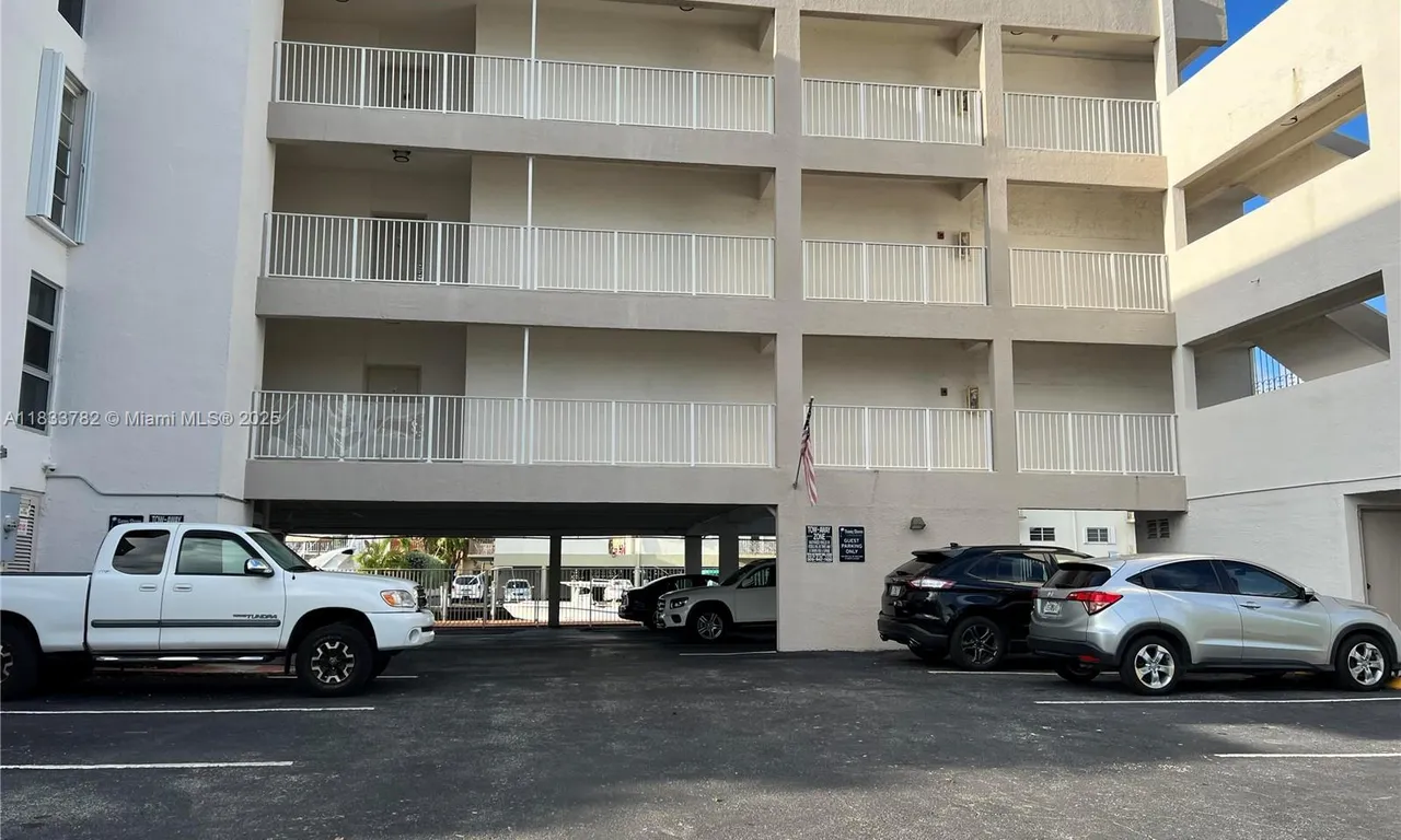3716 NE 168th St # 303, North Miami Beach FL 33160