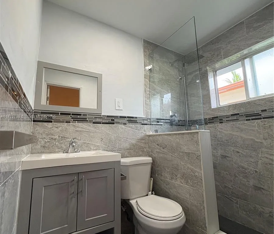 1134 NW 6th Ave # 2, Fort Lauderdale FL 33311